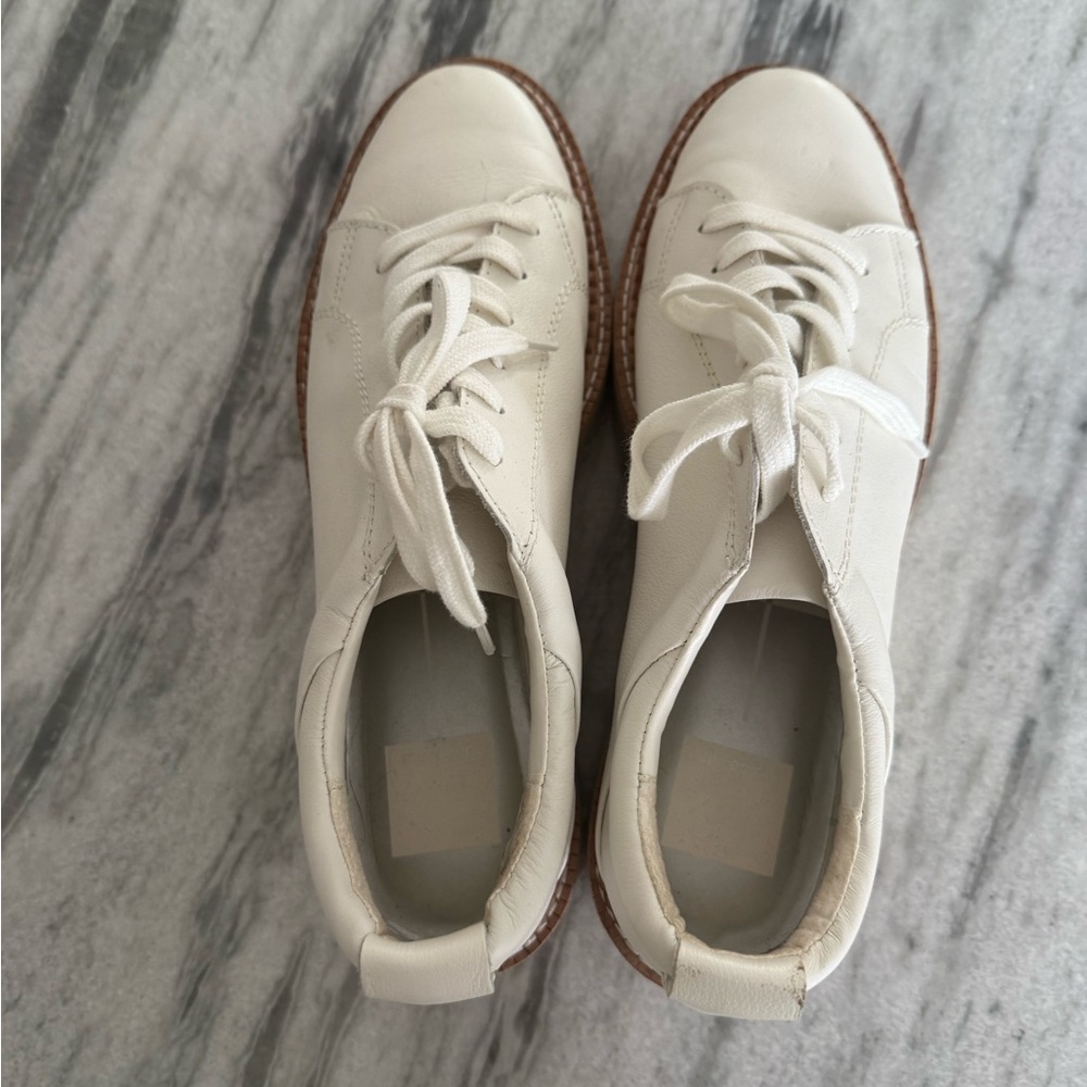 Dolce Vita size 9 Platform Lace-Up Sneakers